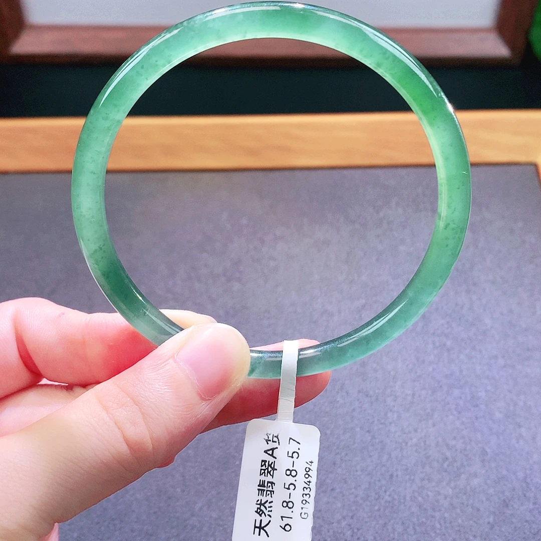 未镶嵌手镯翡翠天然翡翠
