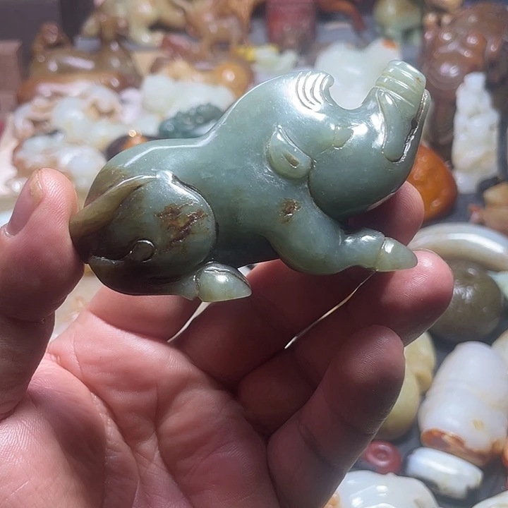 颈饰未镶嵌和田玉（糖玉）