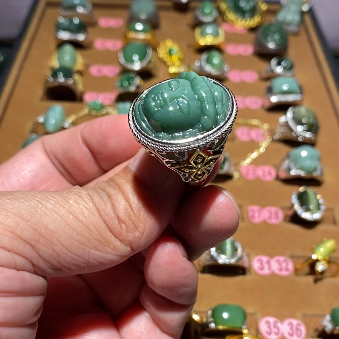 好***生和田玉未镶嵌戒指