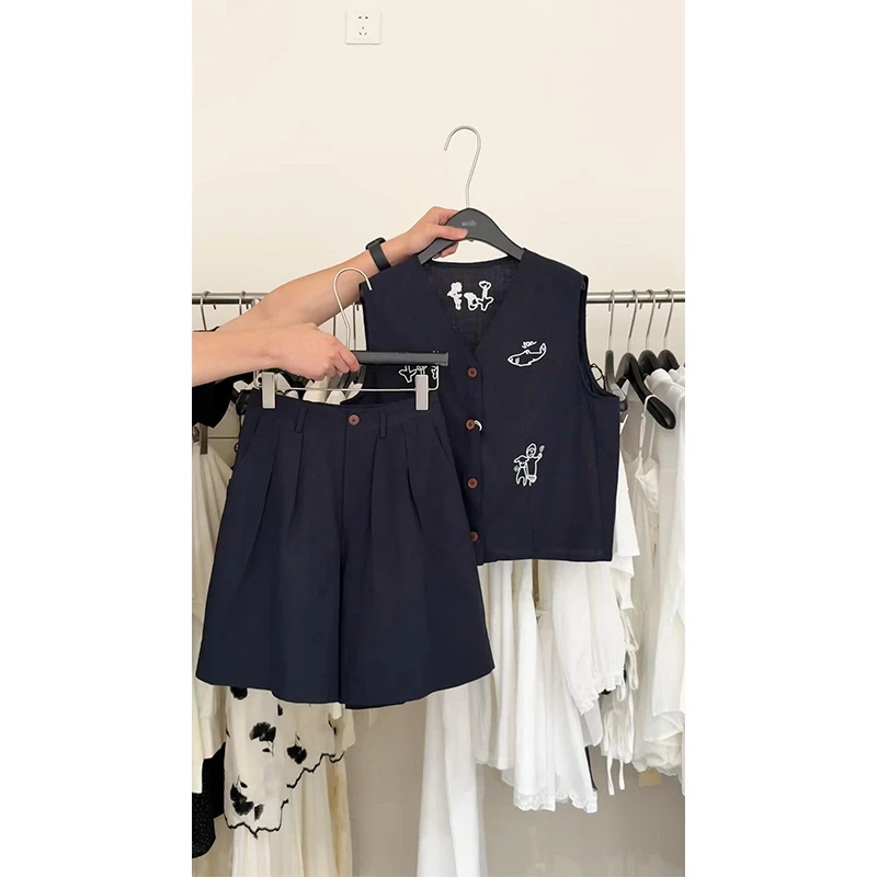 复古卡通印花马甲上衣套装女2025夏季新款设计感百搭短裤子两件套