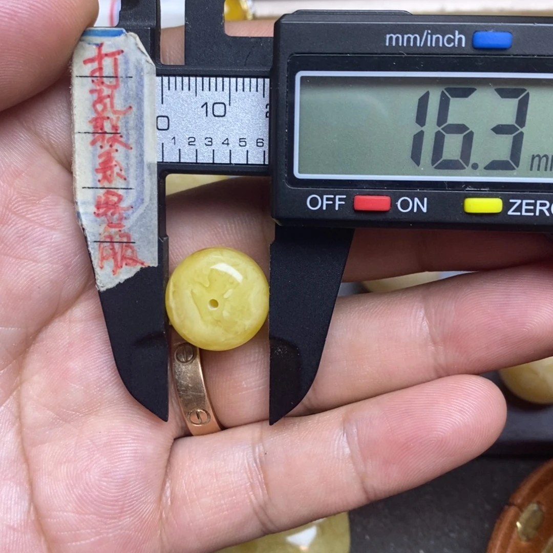 裸石蜜蜡未镶嵌16.3x10.7瑕疵墩子