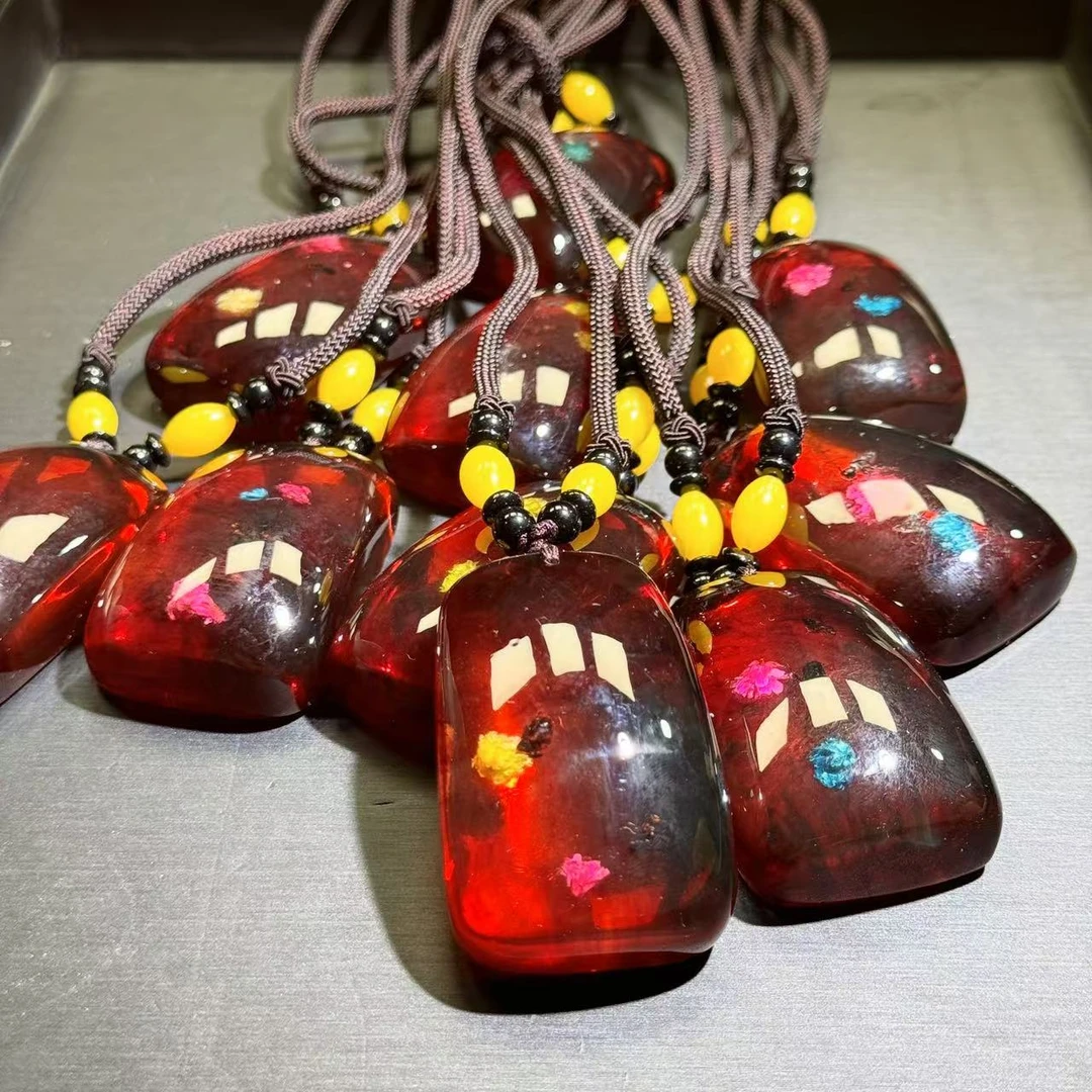 SS典藏乾坤精品牛黄血吊坠Z65