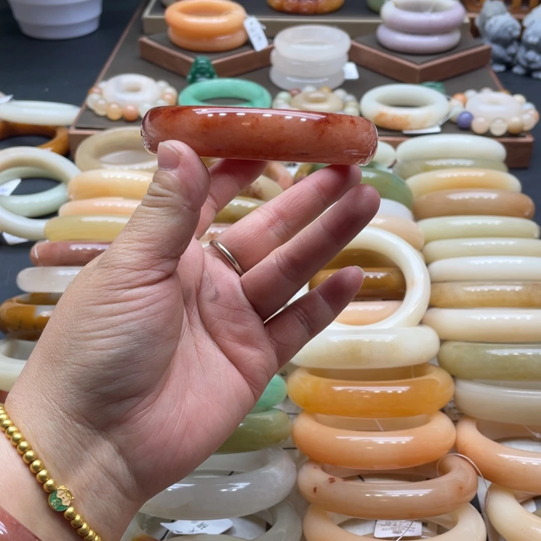 萱***轩石英岩玉未镶嵌手镯