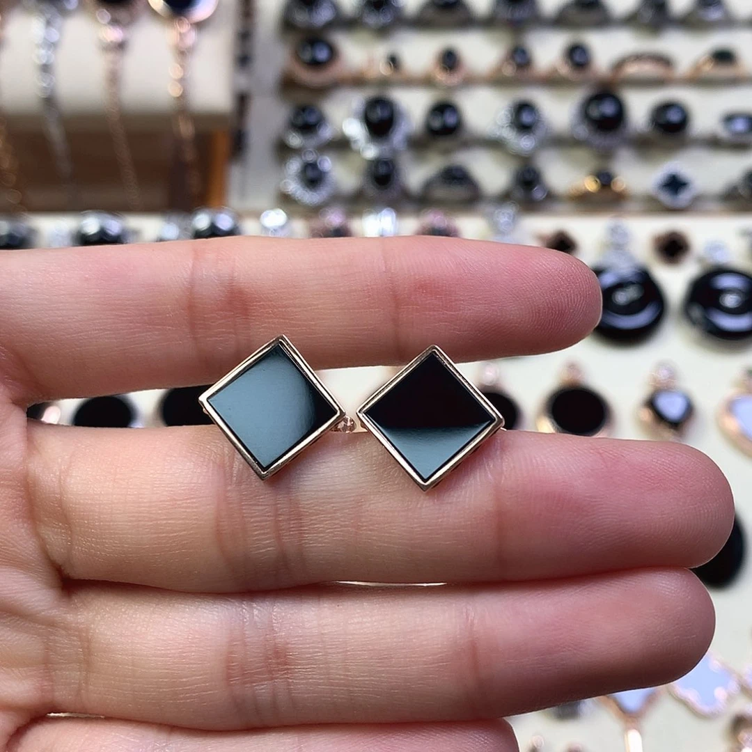 18K金镶嵌翡翠耳饰