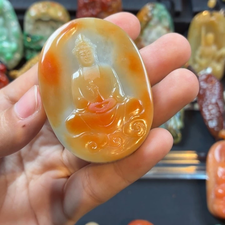 苏***源翡翠未镶嵌挂件观音