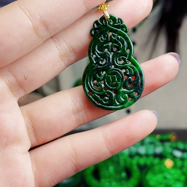 翡翠银S925镶嵌颈饰多样性