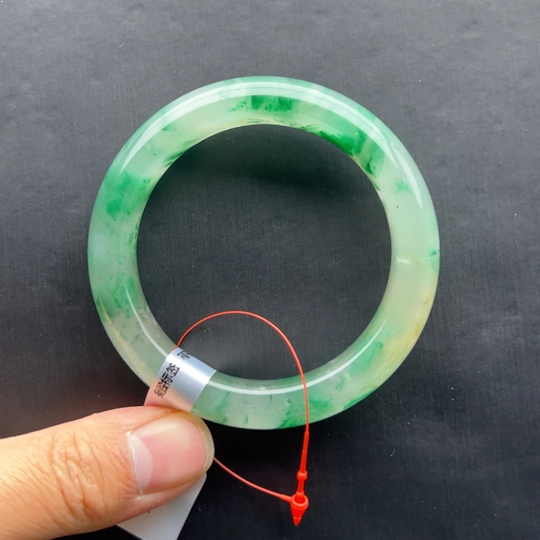 石英质玉（非洲翠）未镶嵌手镯