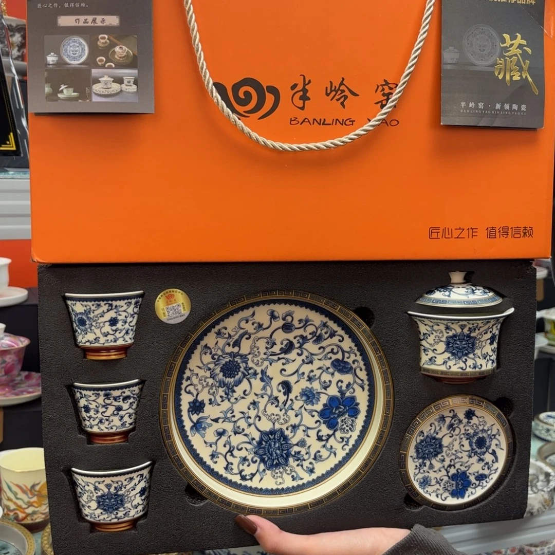 茶具都很好看了哈哈