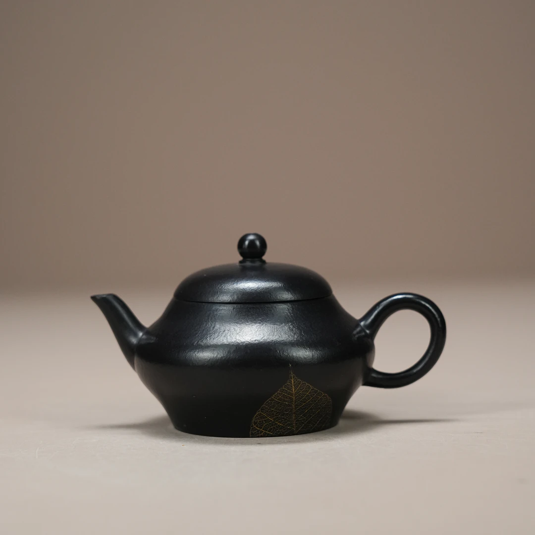 A1081002 虚扁壶 紫砂壶 朱泥捂灰 100cc 10