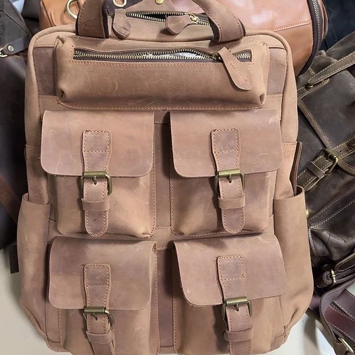 小牛皮（革）头层牛皮包包背包