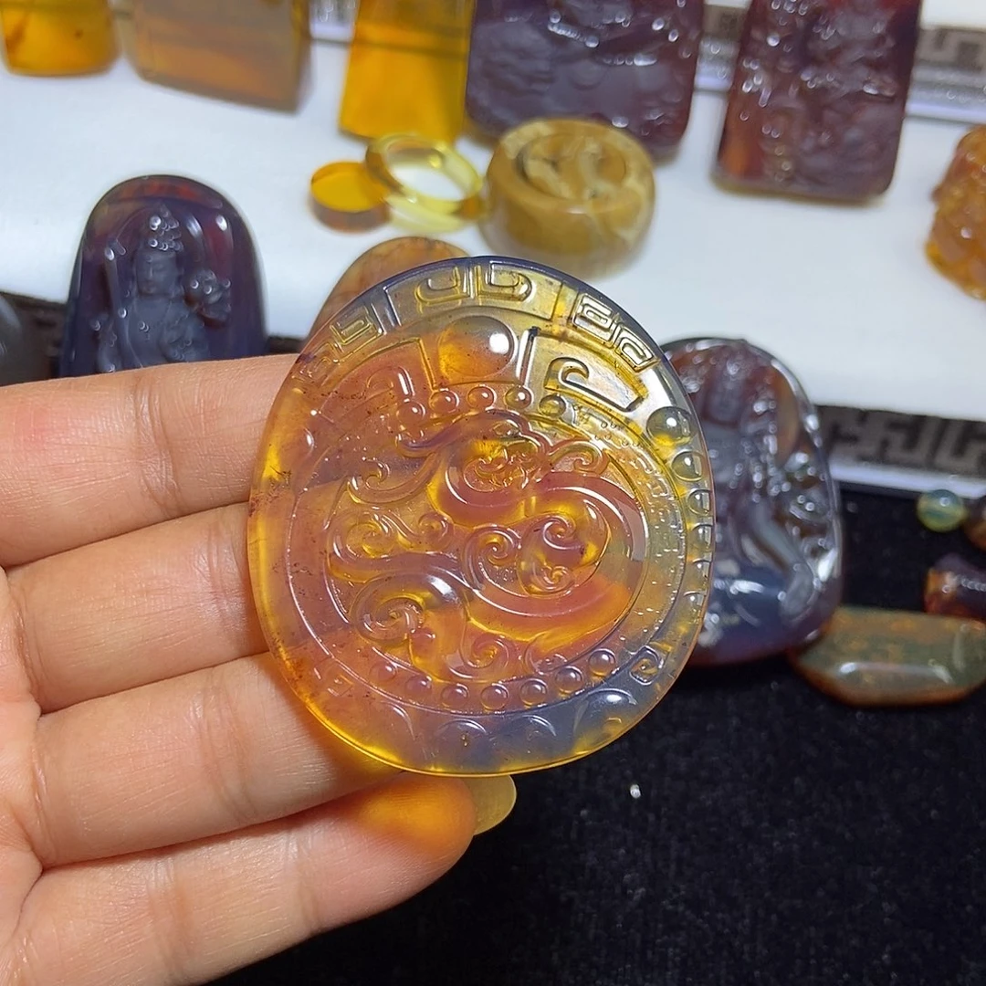 未镶嵌颈饰琥珀缅甸天然琥珀吊坠