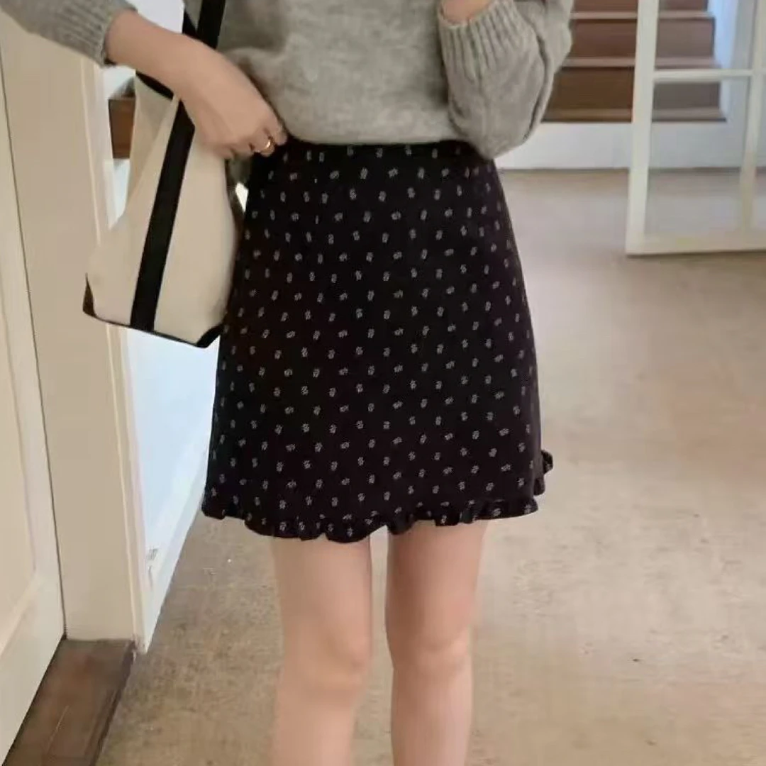 薇莎6169秋冬小碎花木耳边包臀A字裙