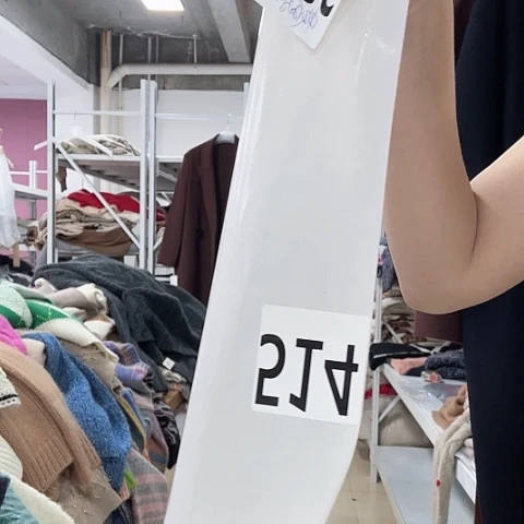 羊绒黑色露锁骨123658