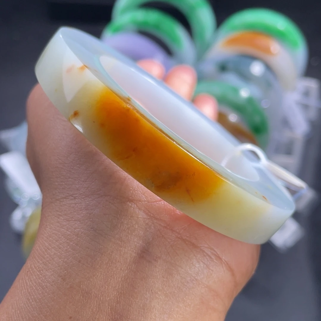 定制翡翠未镶嵌手镯