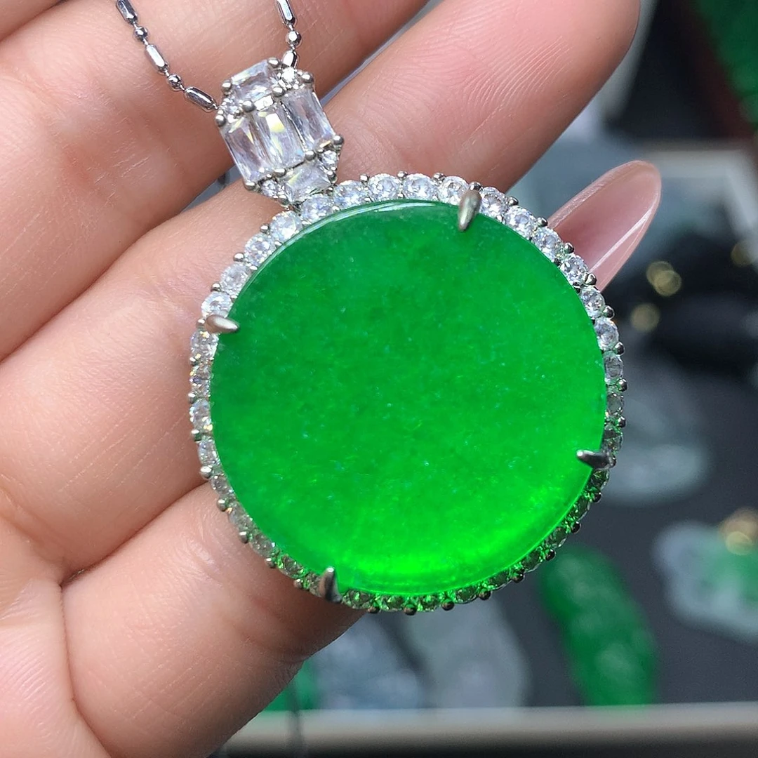 翡翠颈饰未镶嵌翡翠