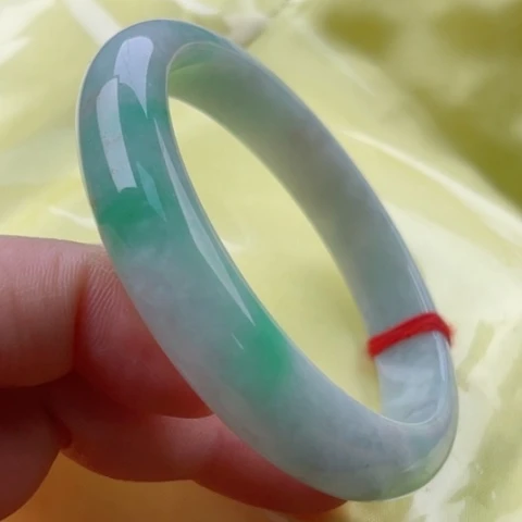 翡翠手镯未镶嵌正60有细纹48小时鉴赏期