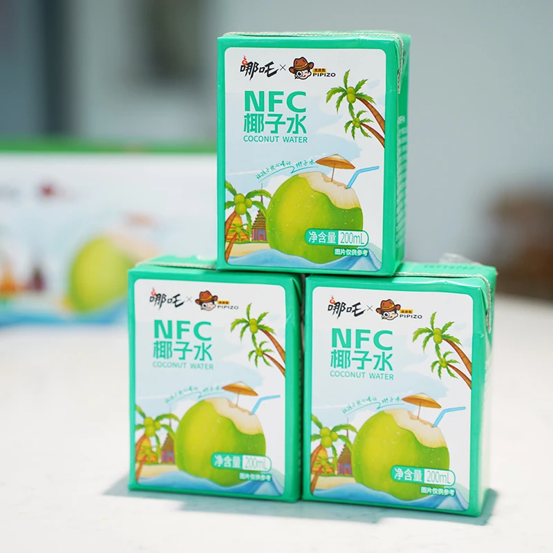 哪吒NFC椰子水果汁饮料解腻健康电解脂营养新鲜鲜榨椰青果饮品