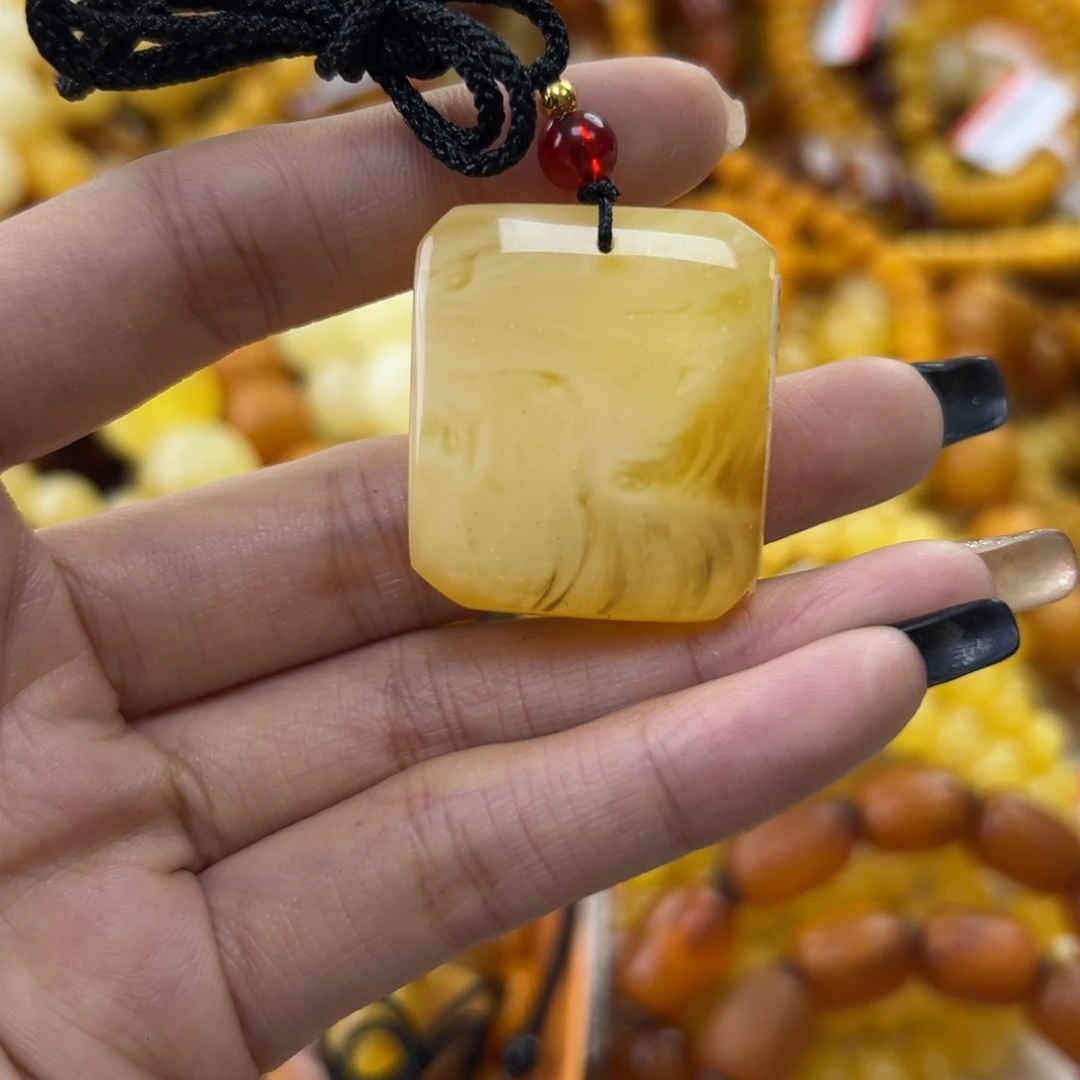 琥珀珠宝奇石未镶嵌