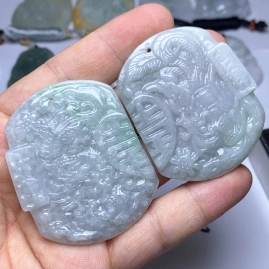 翡翠未镶嵌颈饰翡翠