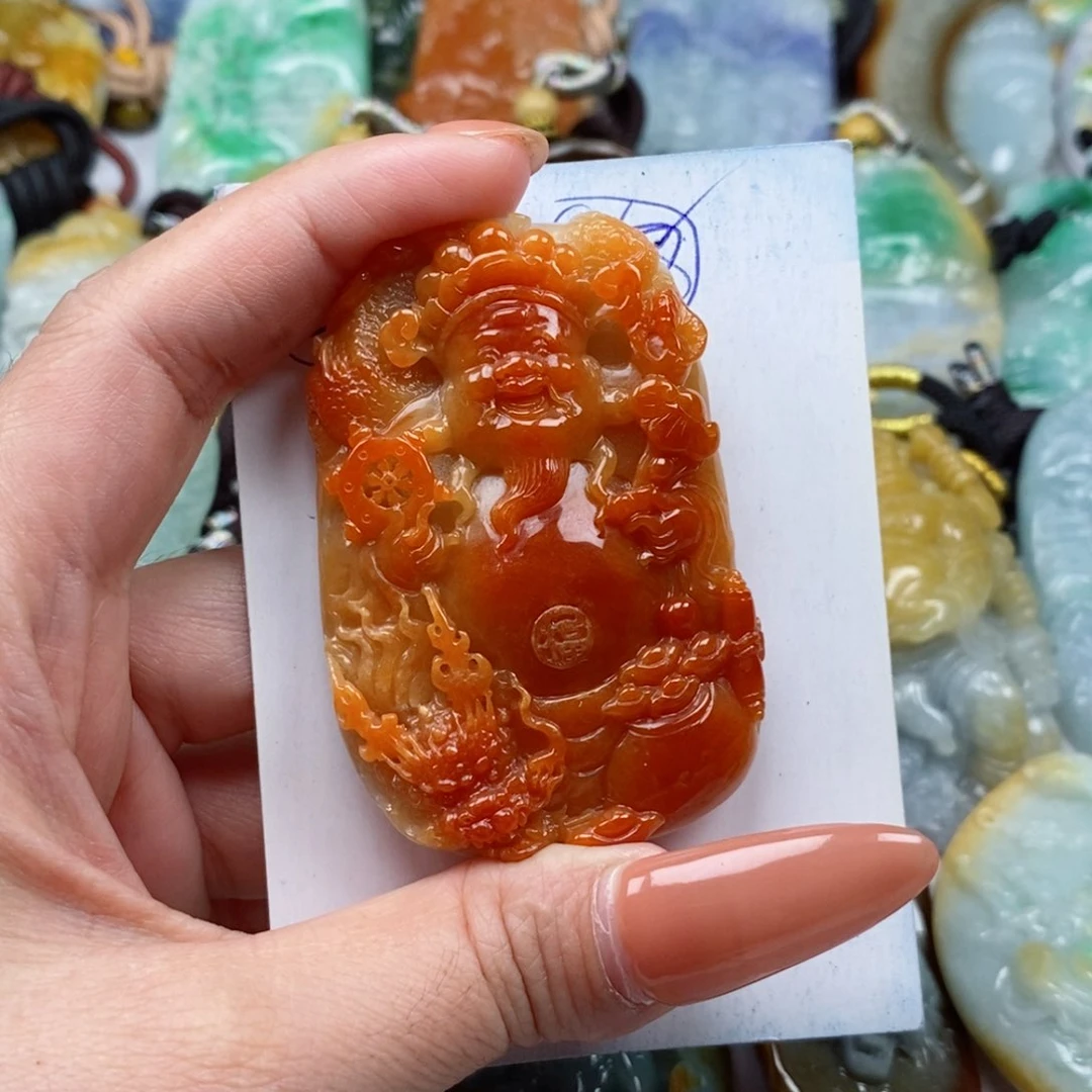 翡翠颈饰未镶嵌自*风天然翡翠