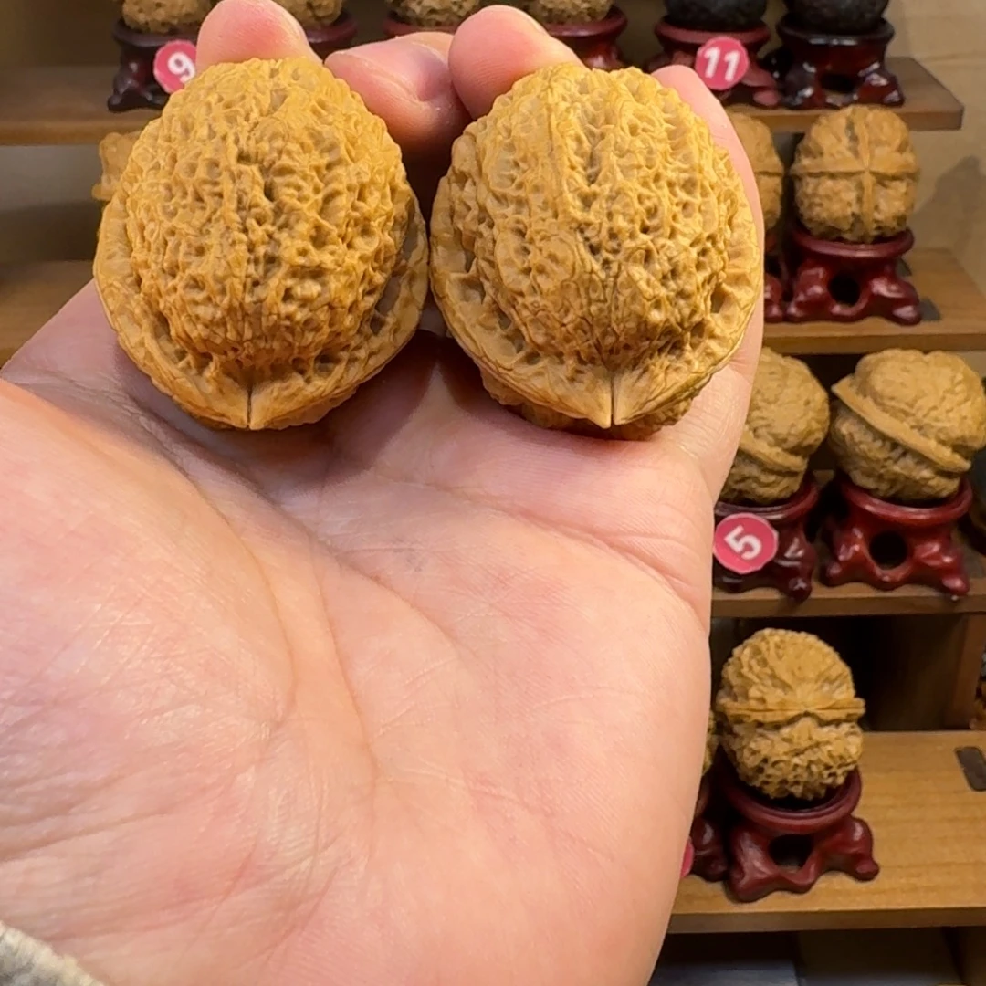 铁核桃把件蚂蚁纹铁狮子大尺寸大克重45尺62克