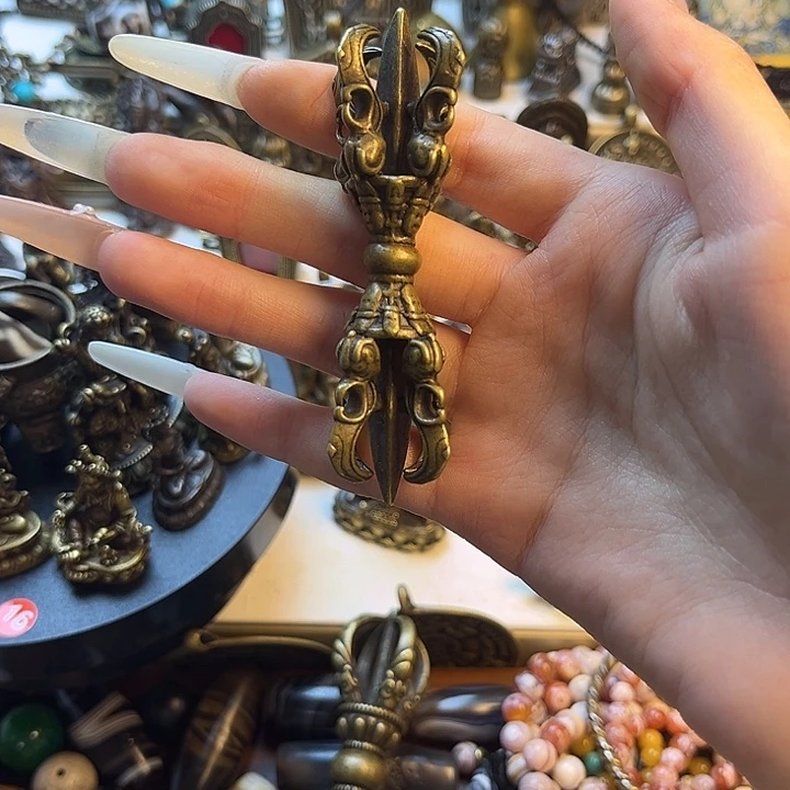 山***聚泥塑闪价漏价一件