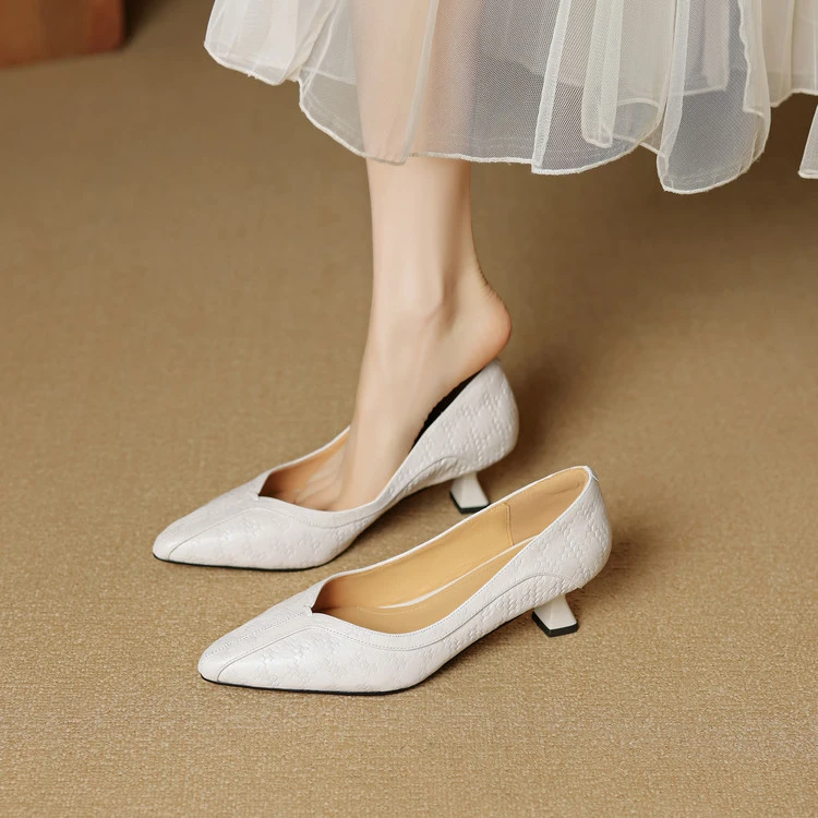 头层压花羊皮~5cm中跟单鞋女春秋新款尖头细跟真皮通勤简约工作鞋