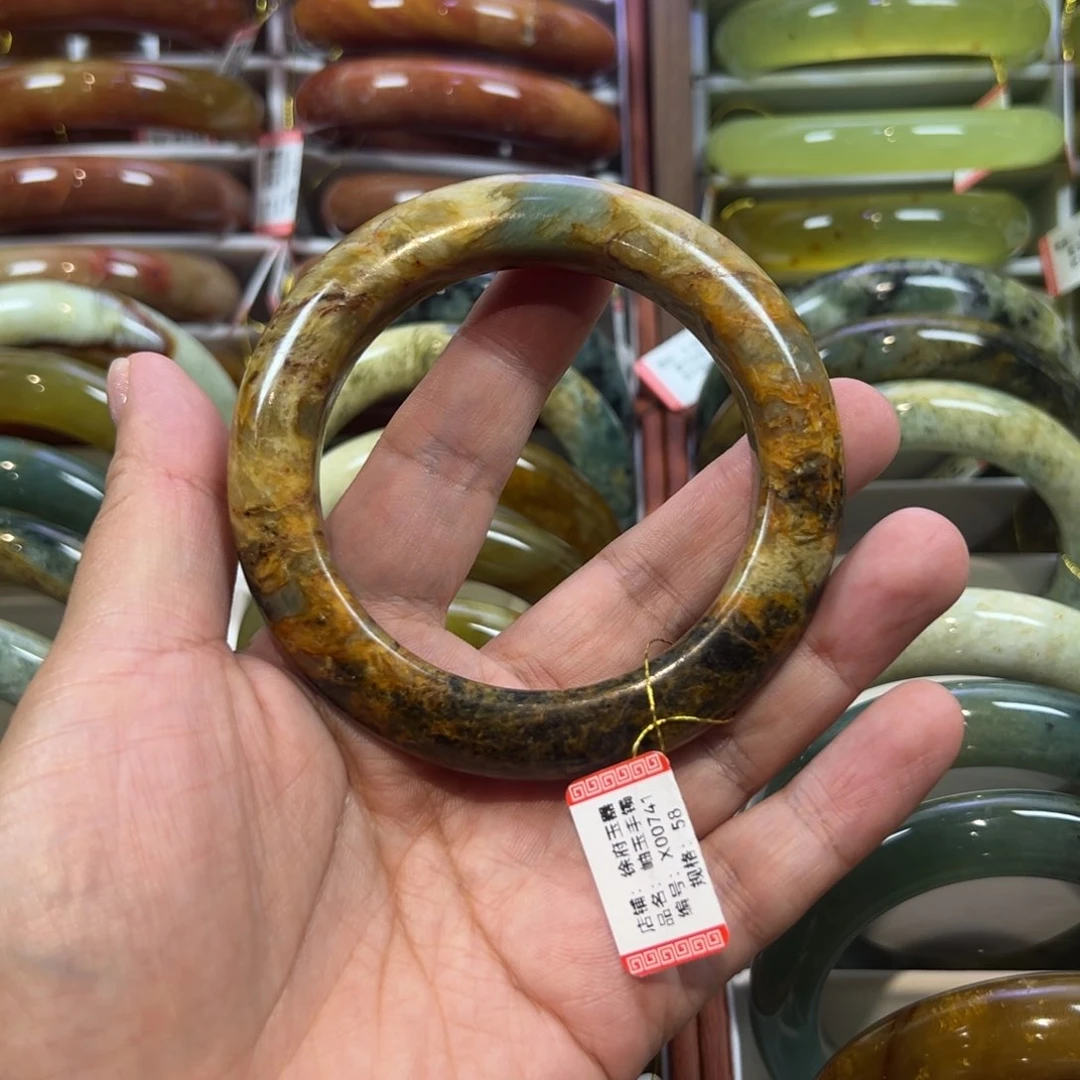 蛇纹石玉未镶嵌手镯