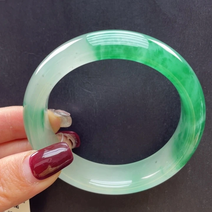 石英质玉手镯未镶嵌钟**跑