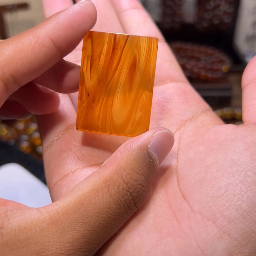 琥珀未镶嵌颈饰无事牌