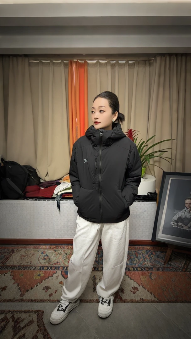 户外男女通用连帽防风防水冲锋衣适合登山运动
