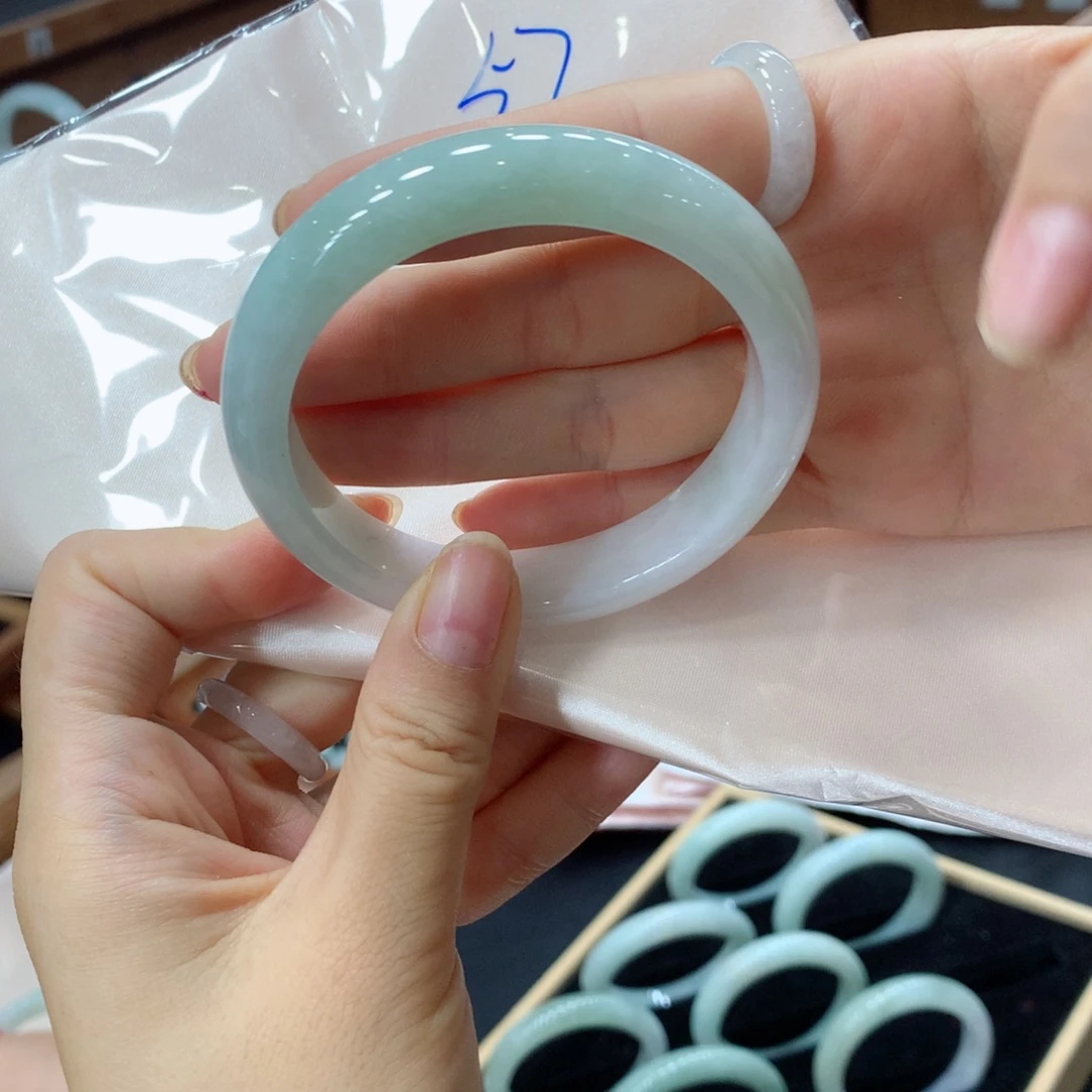 翡翠未镶嵌手镯买断