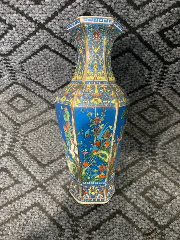 青花粉彩瓷器摆件