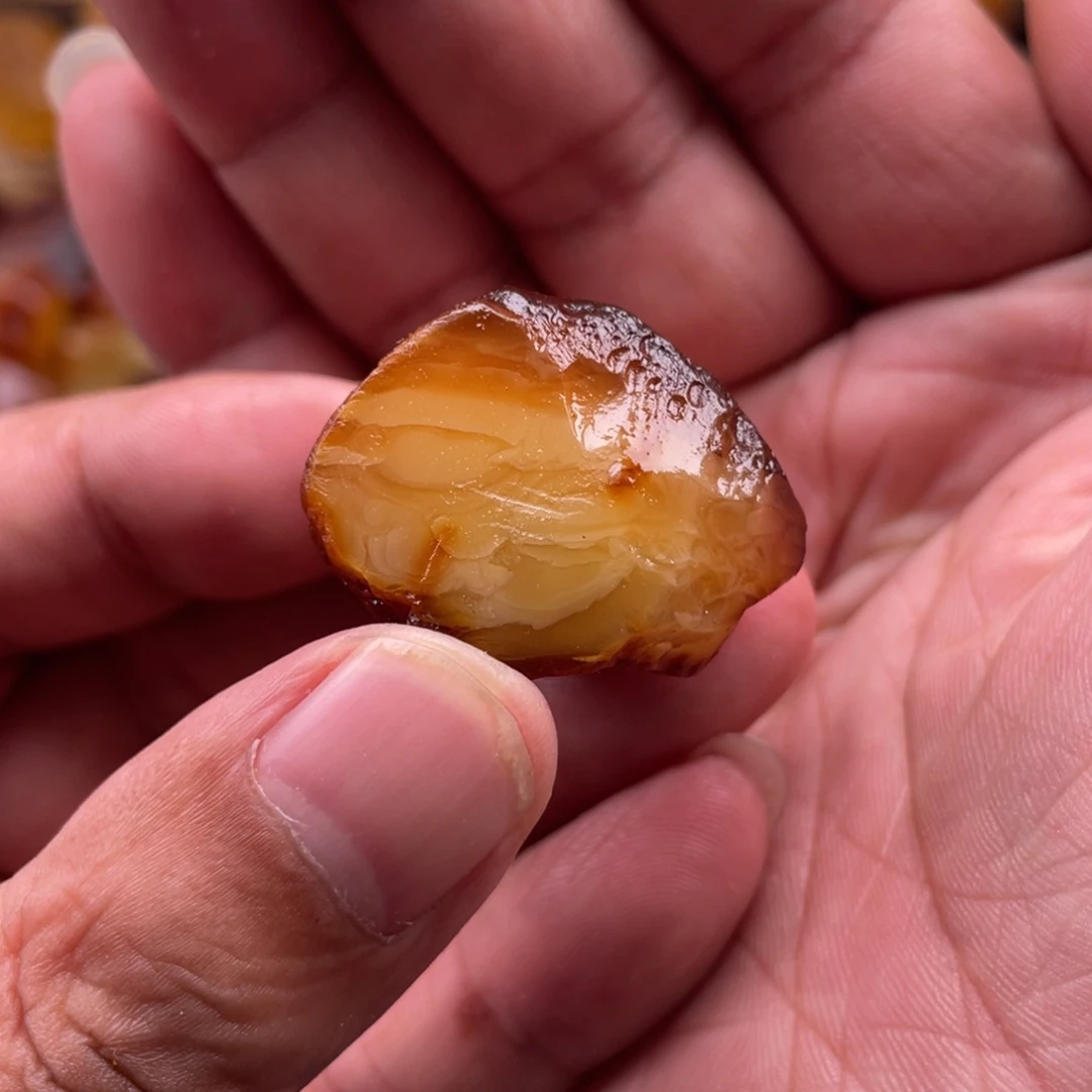 定制琥珀未镶嵌蜜蜡