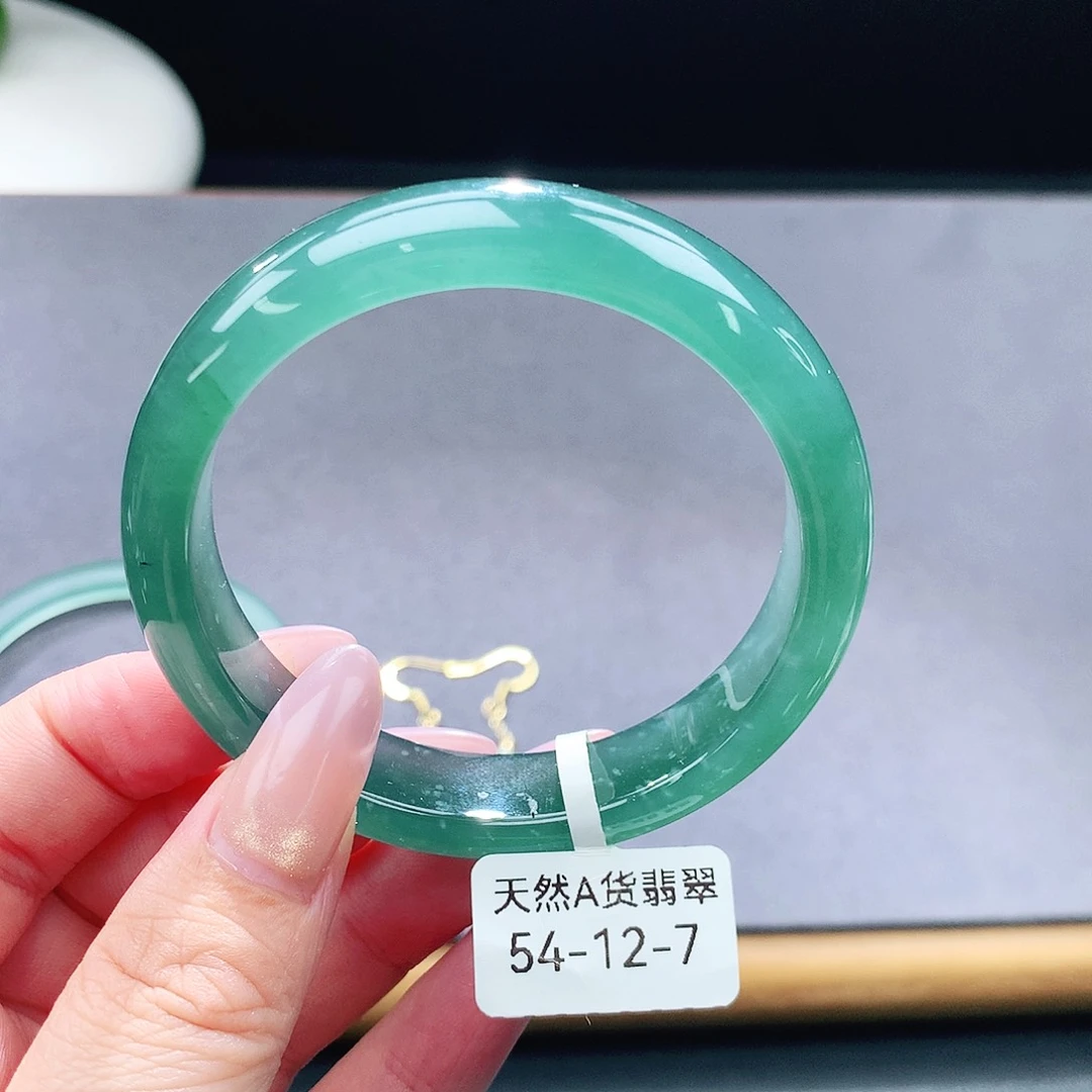 未镶嵌手镯（圆镯）翡翠