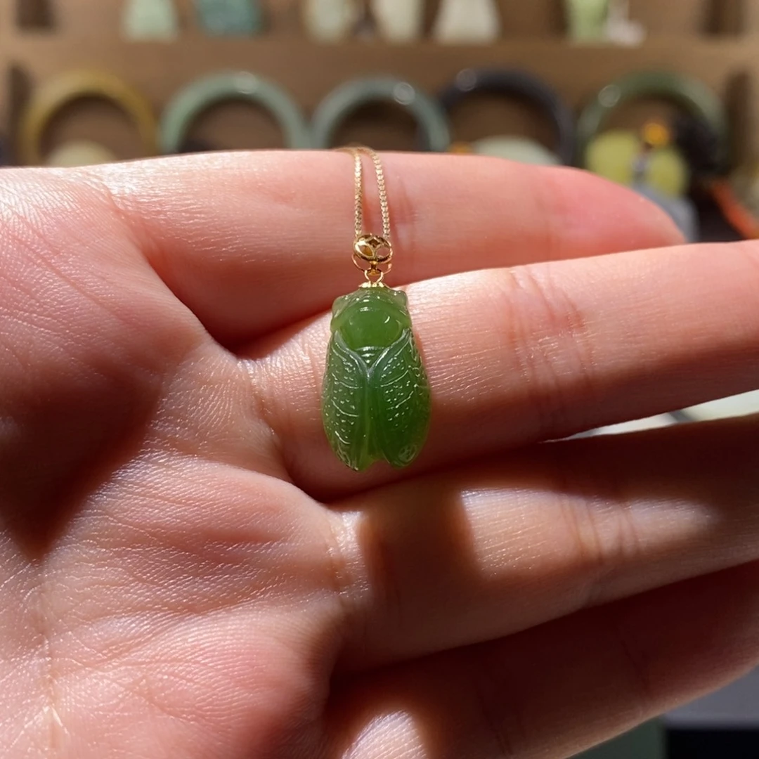 和田玉未镶嵌颈饰碧玉蝉