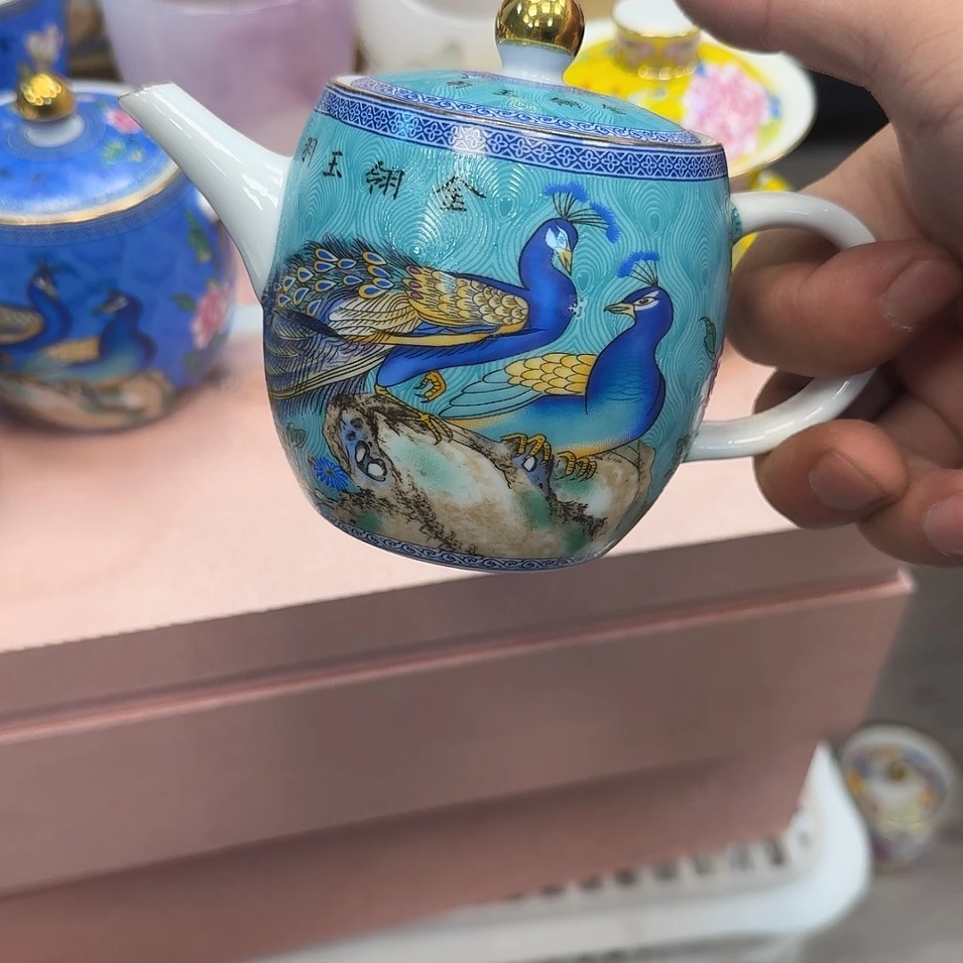 愿***。绿孔雀壶一个陶瓷