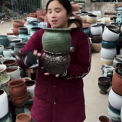 口18高16瑕疵盆子。