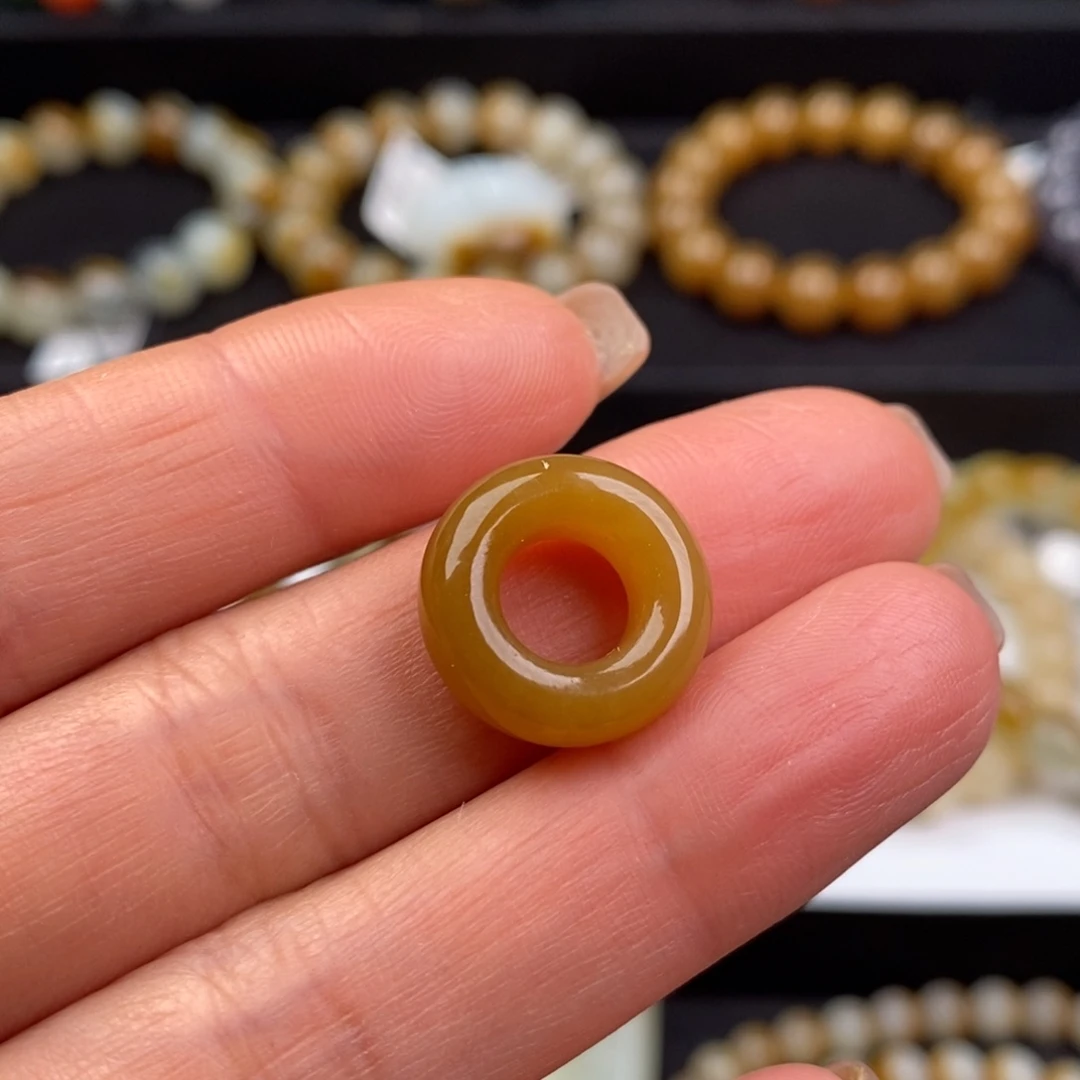 和田玉未镶嵌手串