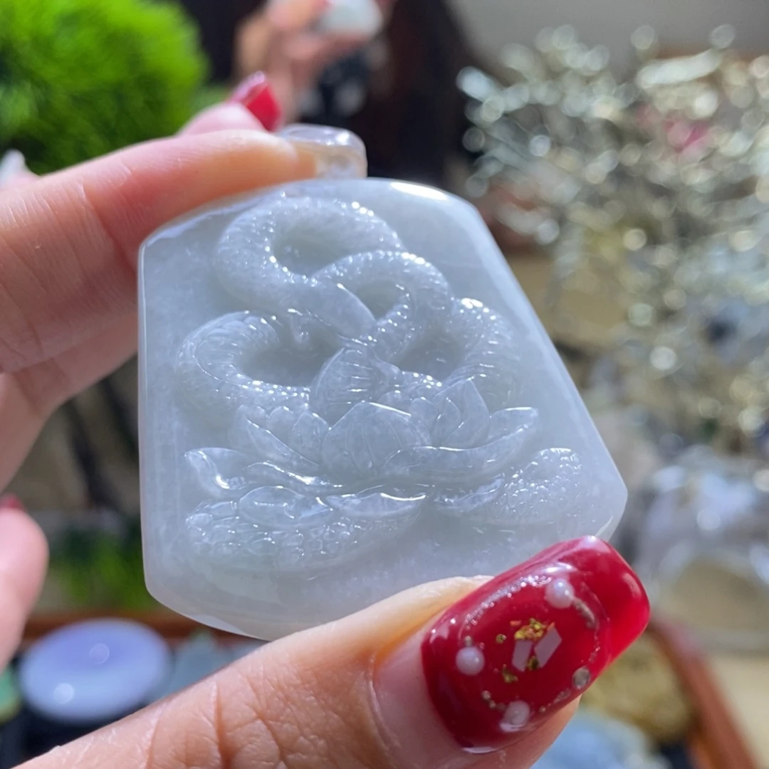 【闪购商品】翡翠颈饰未镶嵌龙牌