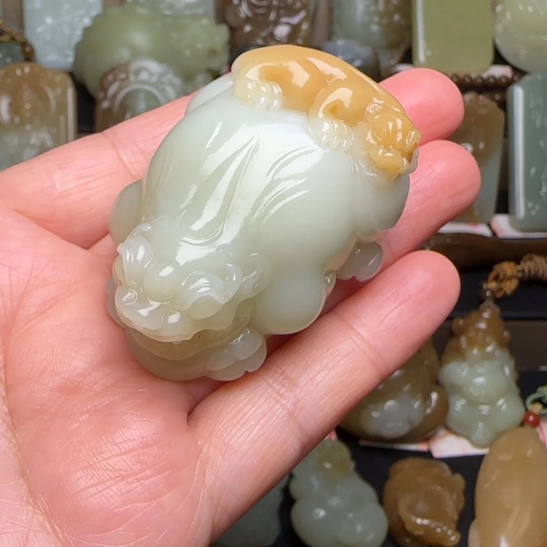 用***1和田玉未镶嵌颈饰