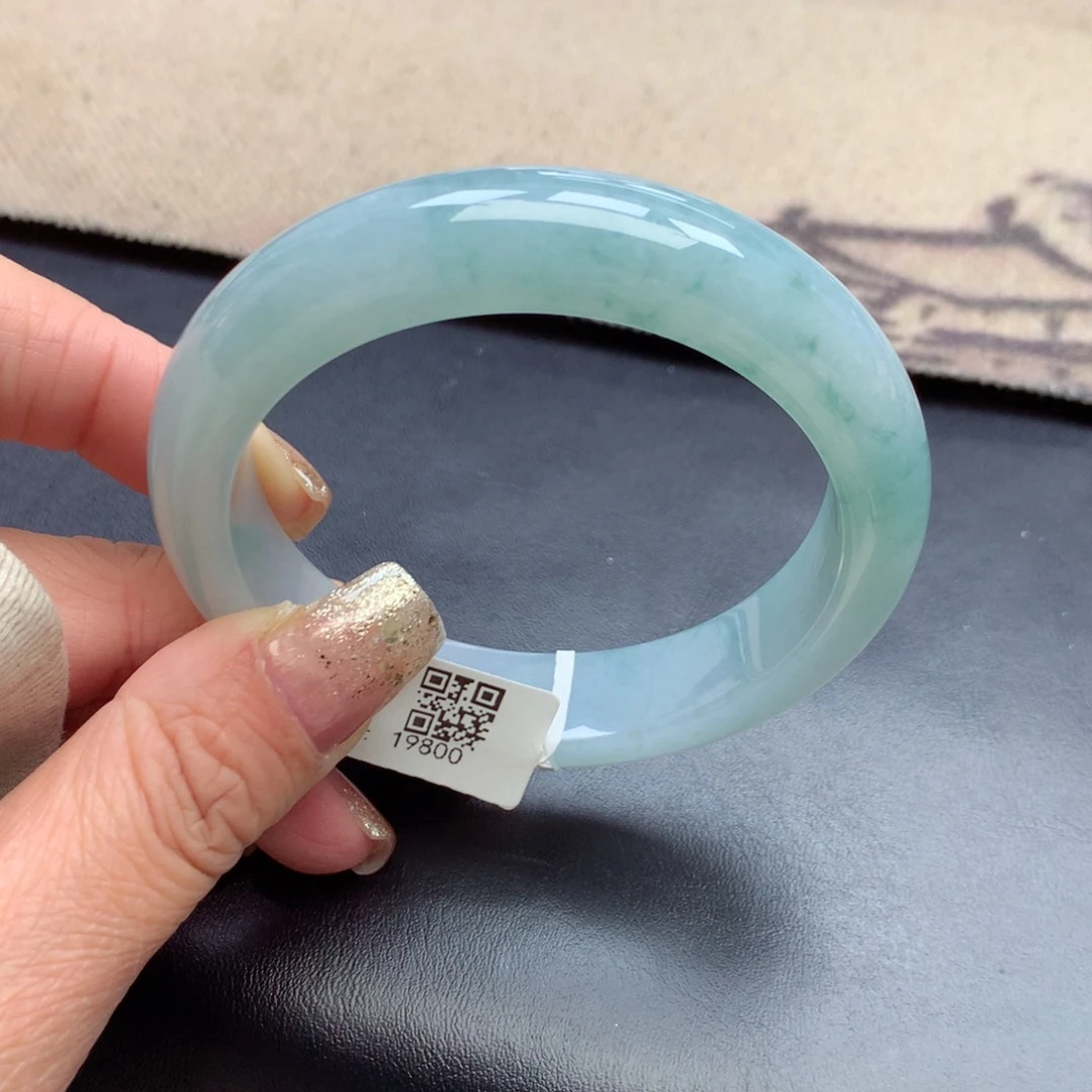 未镶嵌手镯翡翠缅甸翡翠手镯
