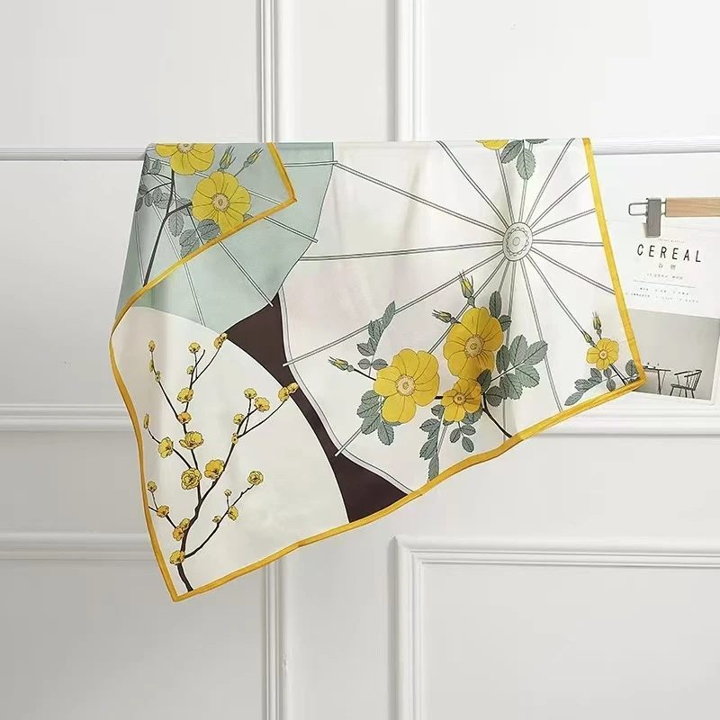 国风花卉丝缎方巾70*70