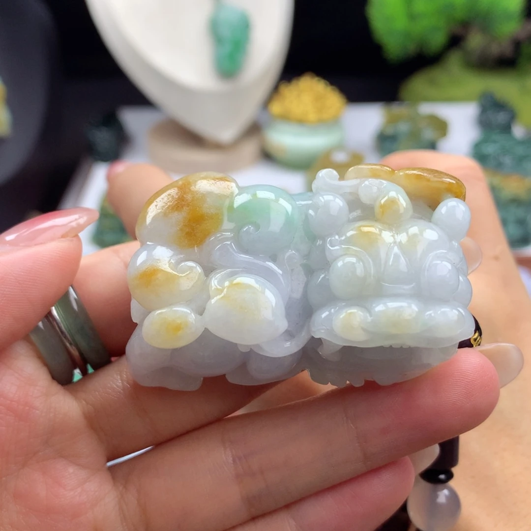 翡翠未镶嵌颈饰A14 三彩霸王貔貅