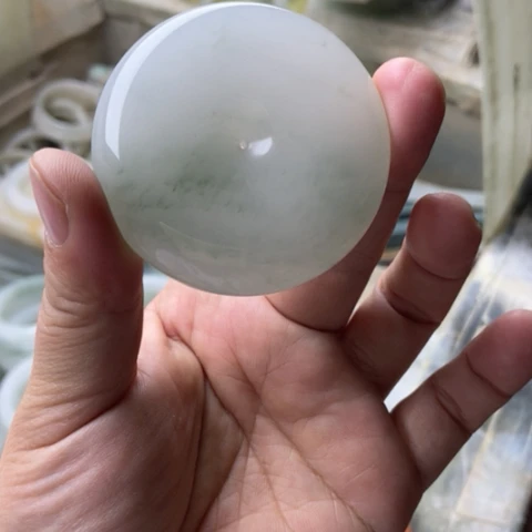 *****石英质玉（金丝玉）未镶嵌颈饰