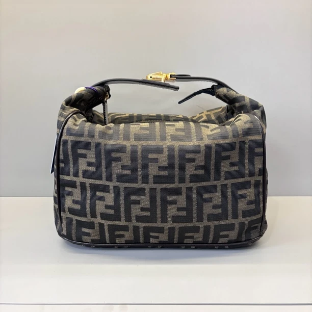 95新 FENDI/芬迪 兔兔奢小颖/芬迪大饭盒/14026