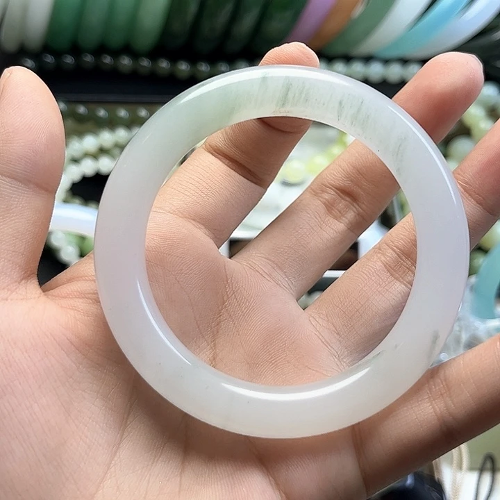 未镶嵌手镯石英质玉