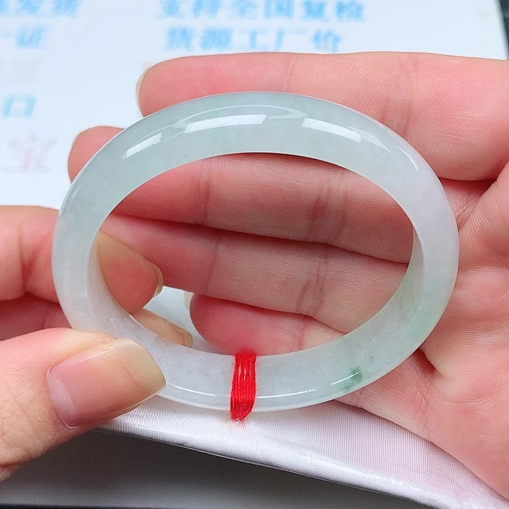 未镶嵌手镯（贵妃镯）翡翠