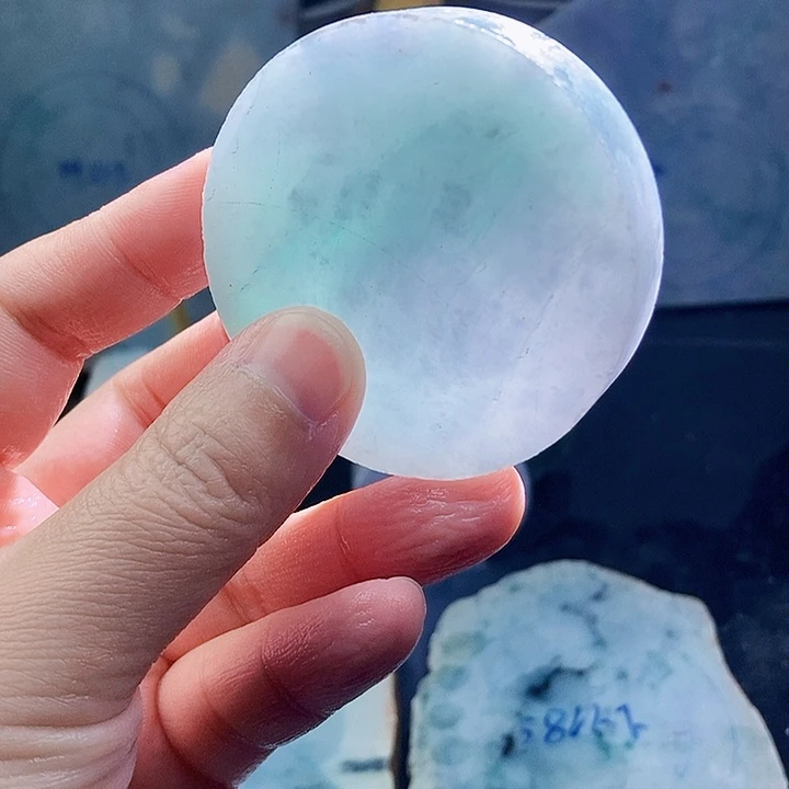 翡翠未镶嵌颈饰毛料91