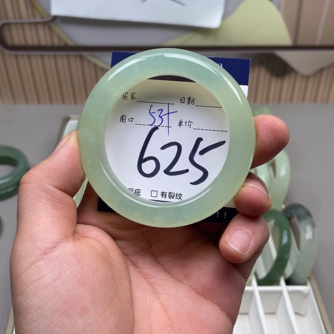 岫玉手镯手镯未镶嵌